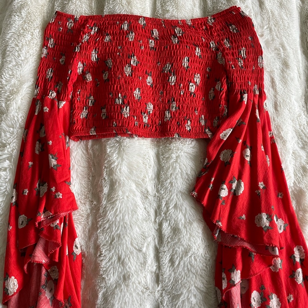 American Eagle Cropped Bell Bottom Sleeves Top
